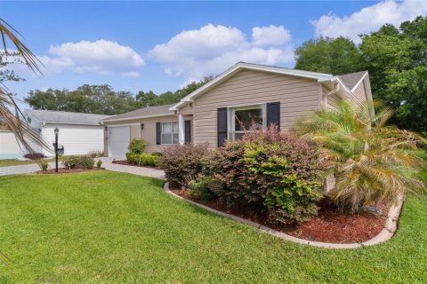 House in The Villages, Florida 3 bedrooms, 128.95 sq.m. № 1515475 - photo 4