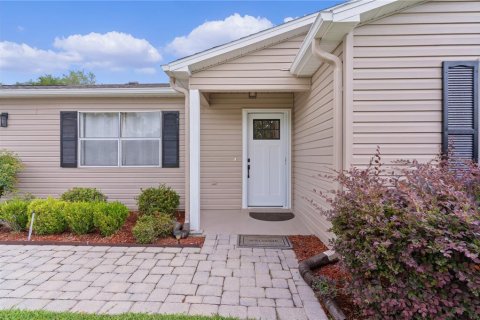 House in The Villages, Florida 3 bedrooms, 128.95 sq.m. № 1515475 - photo 5