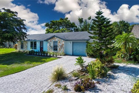 House in Bradenton, Florida 2 bedrooms, 113.34 sq.m. № 1839900 - photo 1