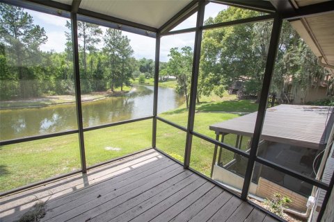 Condo in Melrose, Florida, 2 bedrooms  № 1788318 - photo 8