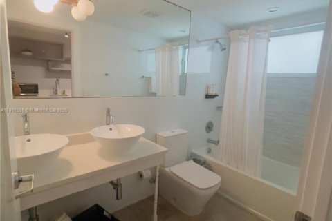 Снять в аренду виллу или дом в Майами-Бич, Флорида 1841.69м2, № 1970940 - фото 7