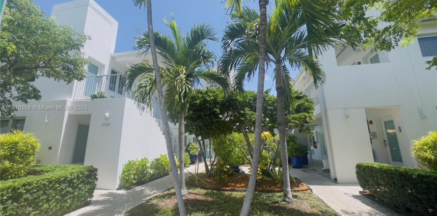 Студия в Майами-Бич, Флорида № 1970940