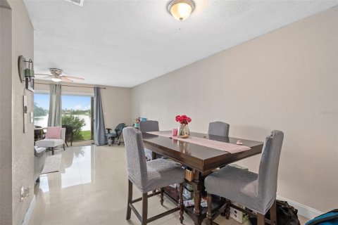 Touwnhouse à vendre à Kissimmee, Floride: 2 chambres, 113.06 m2 № 1773470 - photo 4