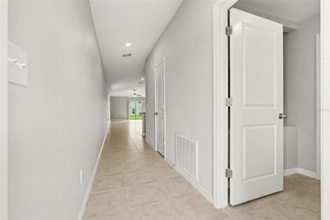House in Sun City Center, Florida 3 bedrooms, 133.04 sq.m. № 2388534 - photo 3