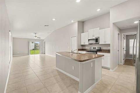 House in Sun City Center, Florida 3 bedrooms, 133.04 sq.m. № 2388534 - photo 6