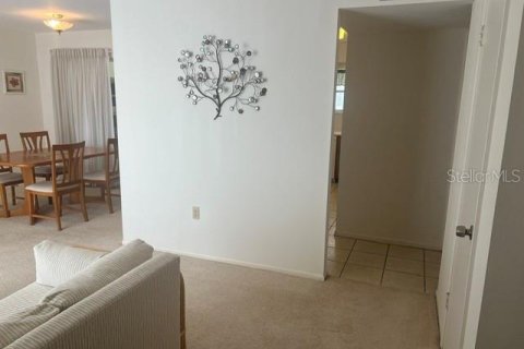 House in Sun City Center, Florida 2 bedrooms, 123.28 sq.m. № 2391441 - photo 4
