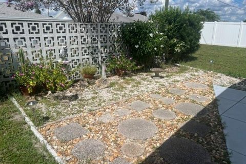 House in Sun City Center, Florida 2 bedrooms, 123.28 sq.m. № 2391441 - photo 27
