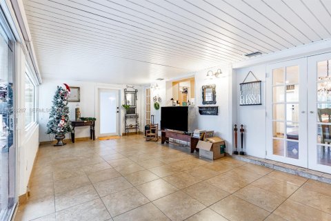 Villa ou maison à vendre à Hialeah, Floride: 5 chambres, 194.35 m2 № 2002875 - photo 27