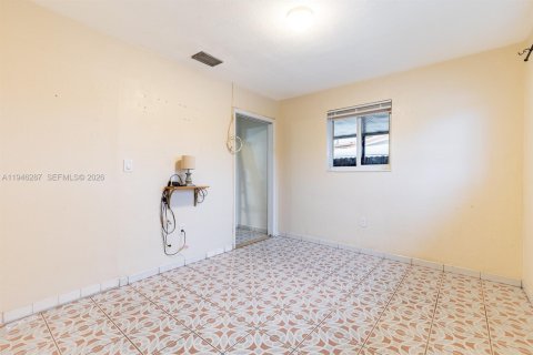 Villa ou maison à vendre à Hialeah, Floride: 5 chambres, 194.35 m2 № 2002875 - photo 24