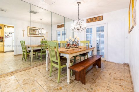 Villa ou maison à vendre à Hialeah, Floride: 5 chambres, 194.35 m2 № 2002875 - photo 7