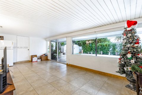 Villa ou maison à vendre à Hialeah, Floride: 5 chambres, 194.35 m2 № 2002875 - photo 28