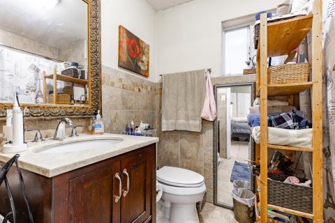 Villa ou maison à vendre à Hialeah, Floride: 5 chambres, 194.35 m2 № 2002875 - photo 30
