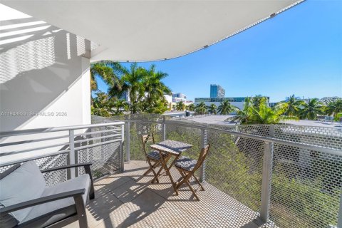 Condo in Miami Beach, Florida, 1 bedroom  № 2005069 - photo 5