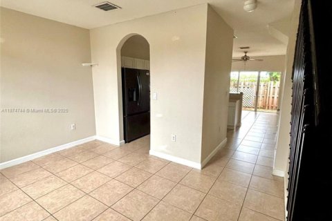 Condo in Homestead, Florida, 2 bedrooms  № 1925873 - photo 6