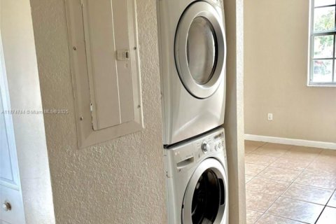 Condo in Homestead, Florida, 2 bedrooms  № 1925873 - photo 8