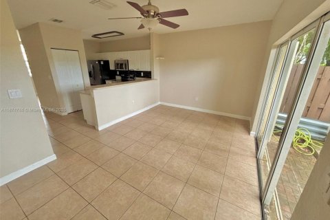Condo in Homestead, Florida, 2 bedrooms  № 1925873 - photo 2