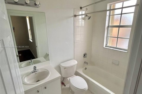 Condo in Homestead, Florida, 2 bedrooms  № 1925873 - photo 5