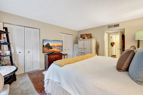 Condo in Stuart, Florida, 2 bedrooms  № 2086981 - photo 22