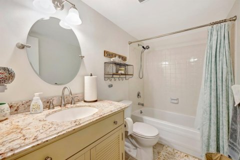 Condo in Stuart, Florida, 2 bedrooms  № 2086981 - photo 23