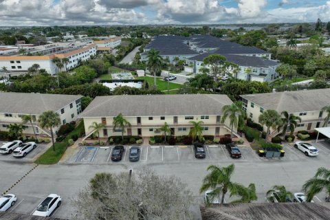 Condo in Stuart, Florida, 2 bedrooms  № 2086981 - photo 27