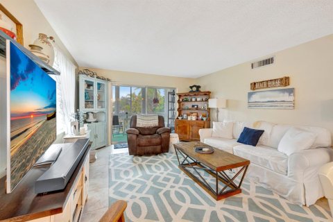 Condo in Stuart, Florida, 2 bedrooms  № 2086981 - photo 13