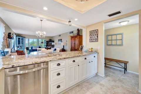 Condo in Stuart, Florida, 2 bedrooms  № 2086981 - photo 10