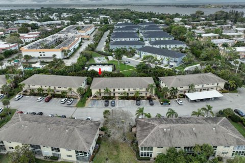 Condo in Stuart, Florida, 2 bedrooms  № 2086981 - photo 29