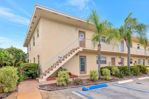 Condo in Stuart, Florida, 2 bedrooms  № 2086981