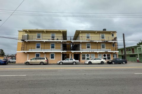 Commercial property in Belle Glade, Florida № 2178757 - photo 6