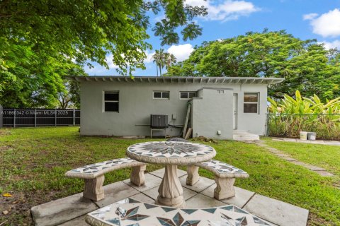 Casa en venta en Miami Springs, Florida, 3 dormitorios, 91.04 m2 № 1887691 - foto 23