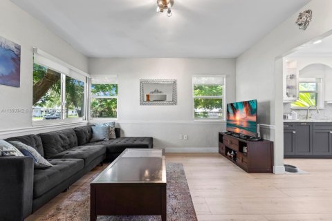 Casa en venta en Miami Springs, Florida, 3 dormitorios, 91.04 m2 № 1887691 - foto 6