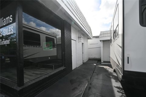 Immobilier commercial à vendre à Sanford, Floride: 286.23 m2 № 1006301 - photo 10