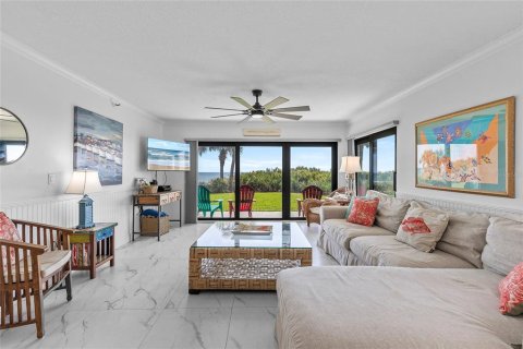 Condo in New Smyrna Beach, Florida, 2 bedrooms  № 1766126 - photo 9