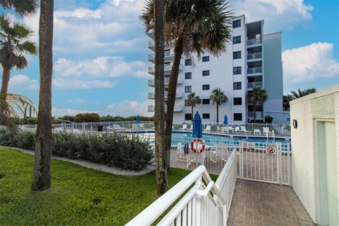 Condo in New Smyrna Beach, Florida, 2 bedrooms  № 1766126 - photo 2
