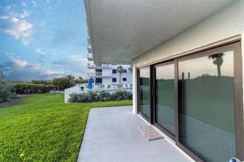Condo in New Smyrna Beach, Florida, 2 bedrooms  № 1766126 - photo 26