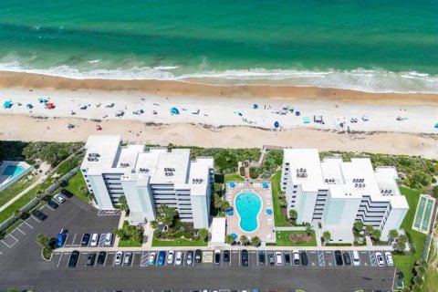 Condo in New Smyrna Beach, Florida, 2 bedrooms  № 1766126 - photo 1