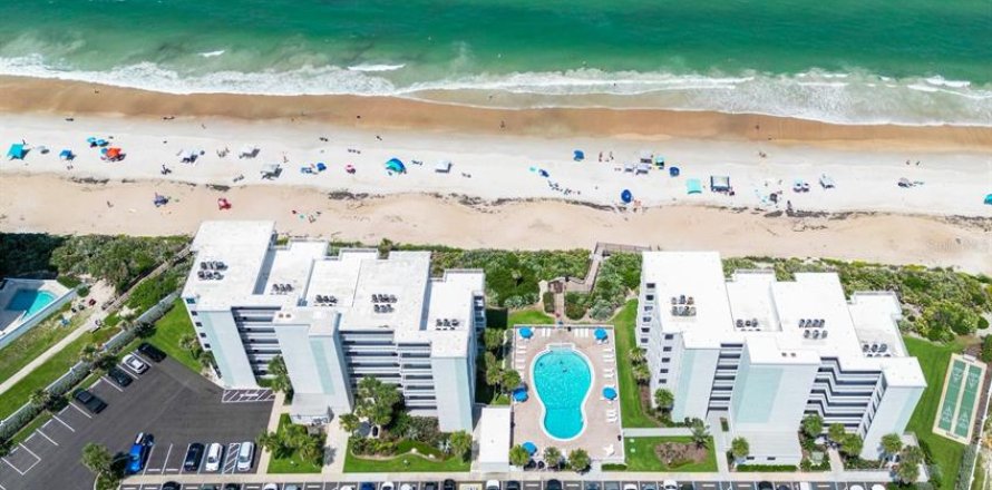 Condo in New Smyrna Beach, Florida, 2 bedrooms  № 1766126