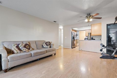 Casa en venta en Tampa, Florida, 4 dormitorios, 157.38 m2 № 2157623 - foto 11