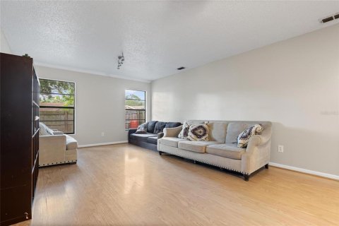 Casa en venta en Tampa, Florida, 4 dormitorios, 157.38 m2 № 2157623 - foto 9
