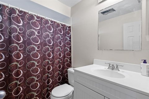 Casa en venta en Tampa, Florida, 4 dormitorios, 157.38 m2 № 2157623 - foto 19