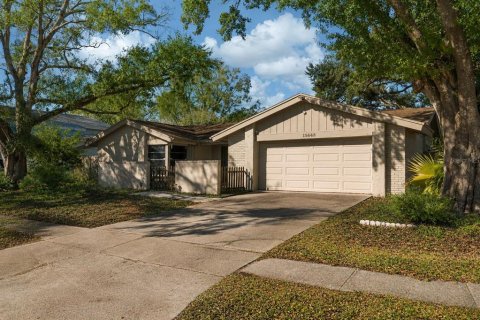 Casa en venta en Tampa, Florida, 4 dormitorios, 157.38 m2 № 2157623 - foto 2