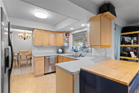Casa en venta en Tampa, Florida, 4 dormitorios, 157.38 m2 № 2157623 - foto 12