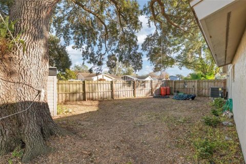 Casa en venta en Tampa, Florida, 4 dormitorios, 157.38 m2 № 2157623 - foto 28