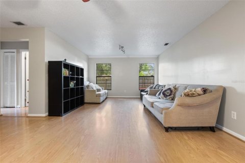 Casa en venta en Tampa, Florida, 4 dormitorios, 157.38 m2 № 2157623 - foto 10