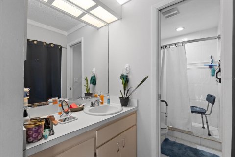 Casa en venta en Tampa, Florida, 4 dormitorios, 157.38 m2 № 2157623 - foto 16