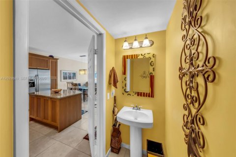 Купить кондоминиум в Корал-Гейблс, Флорида 2 комнаты, 73.39м2, № 2086047 - фото 7