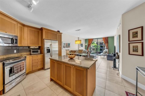 Купить кондоминиум в Корал-Гейблс, Флорида 2 комнаты, 73.39м2, № 2086047 - фото 3