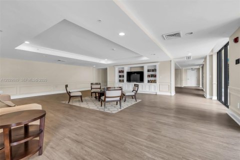 Купить кондоминиум в Корал-Гейблс, Флорида 2 комнаты, 73.39м2, № 2086047 - фото 22