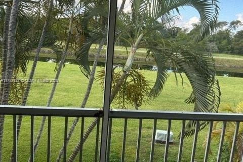 Townhouse in Margate, Florida 2 bedrooms, 123.75 sq.m. № 1863347 - photo 24