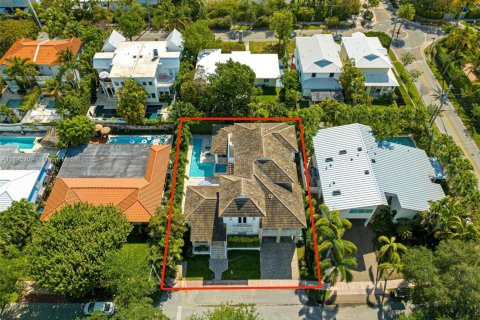 House in Key Biscayne, Florida 6 bedrooms, 338.72 sq.m. № 1715529 - photo 4